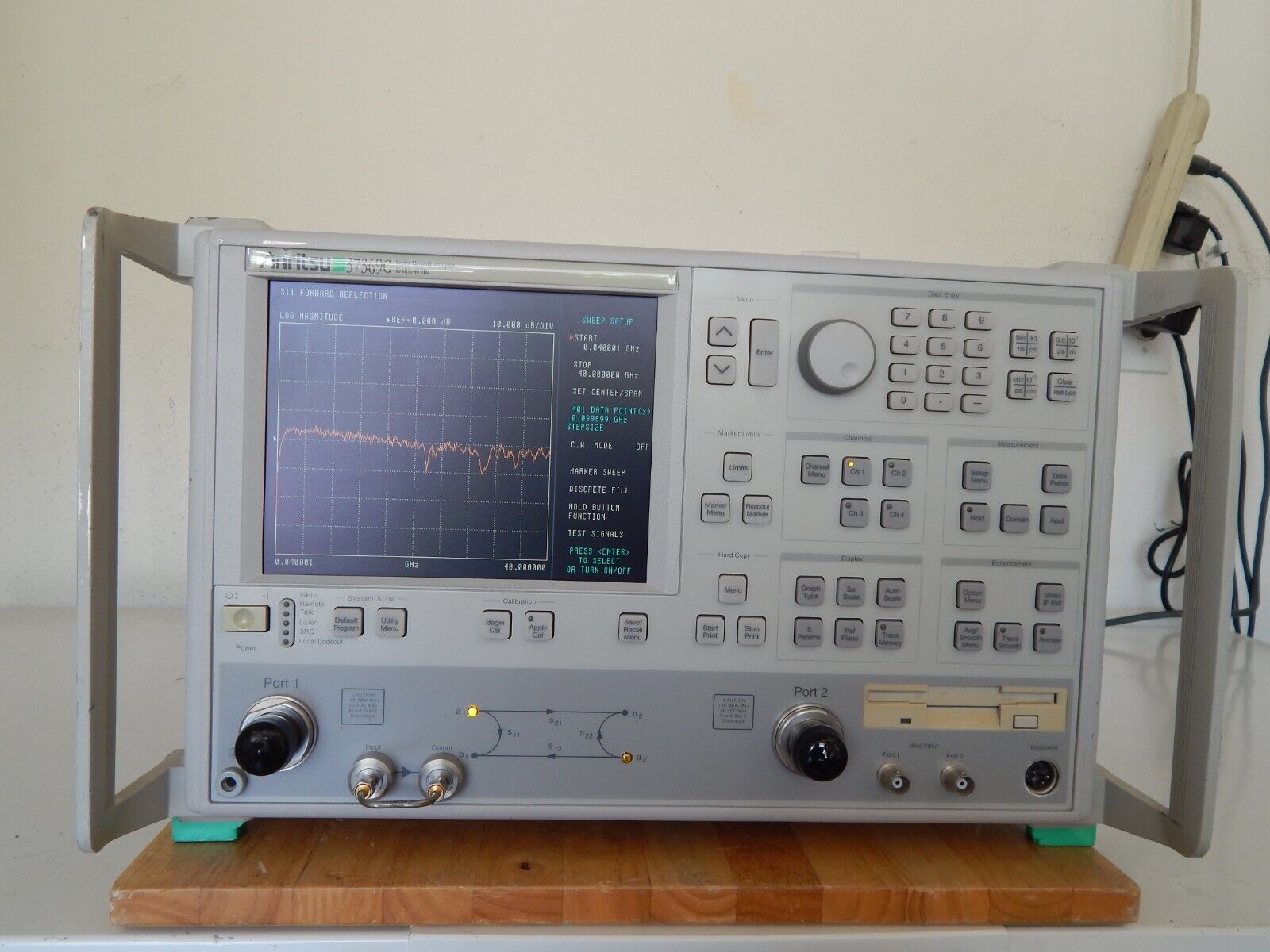 Anritsu 37369C Vector Network Analyzer, 40 MHz to 40 GHz, Options 2, 6, 11 Anritsu 37369C Vector Network Analyzer, 40 MHz to 40 GHz, Options 2, 6, 11